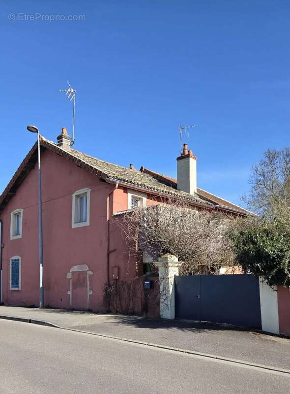 Maison à SAINT-MARCEL