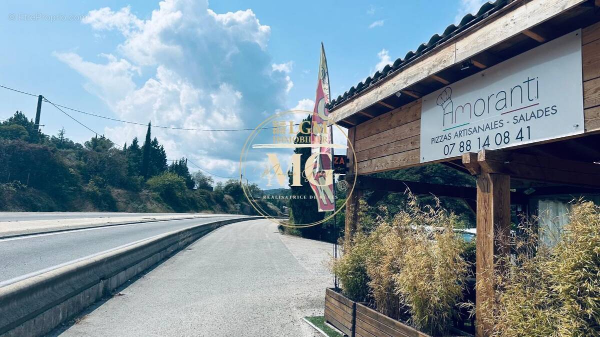 Commerce à LES MAGES