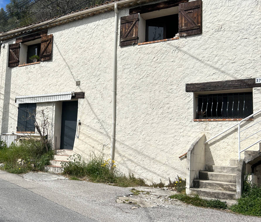 Maison à TOURRETTE-LEVENS