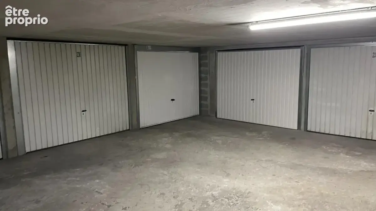 A vendre garage en sous-sol - Boulevard Yves Farge - photo 3