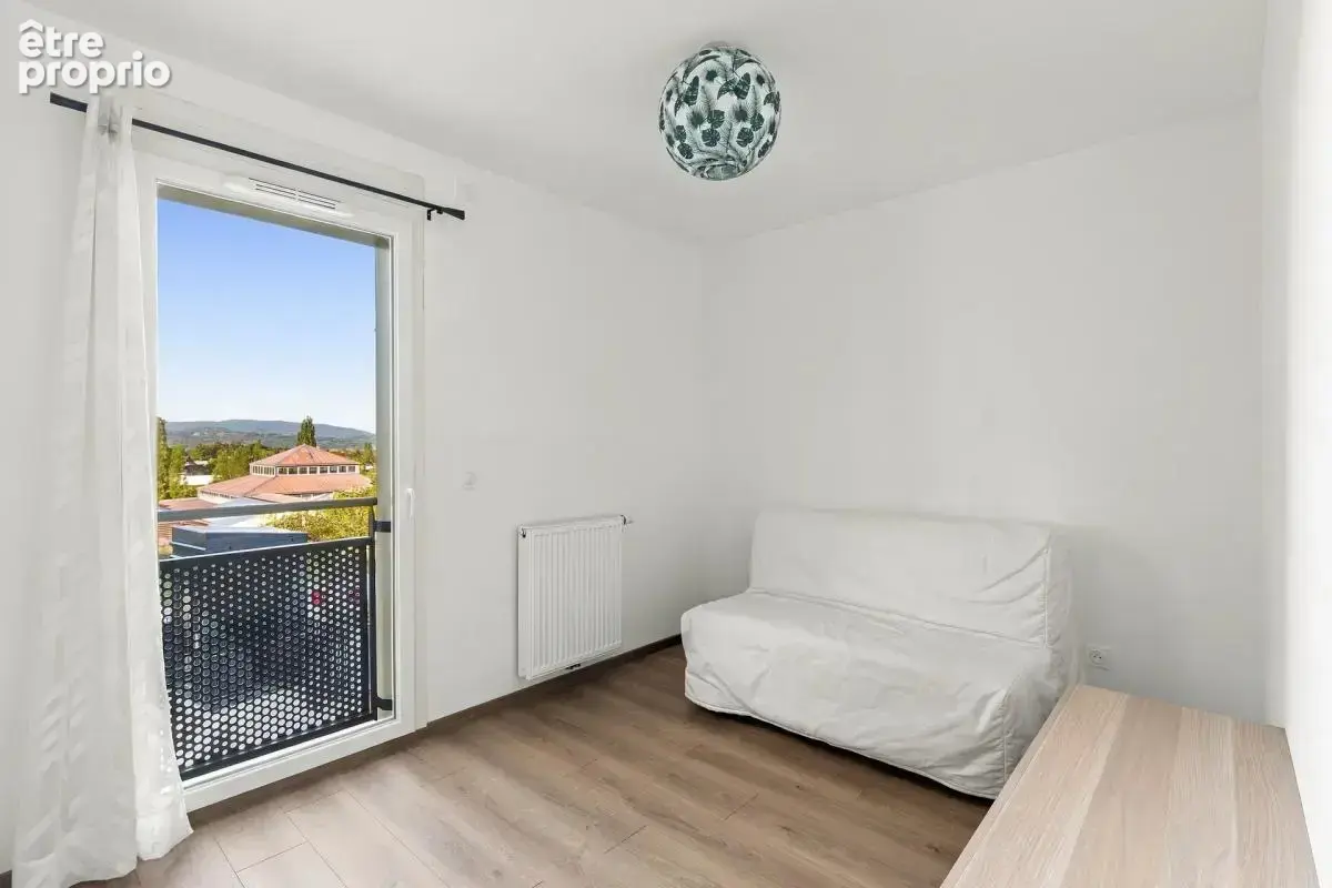 Appartement T4 situé à Annecy - avec balcon plein sud et box - photo 8