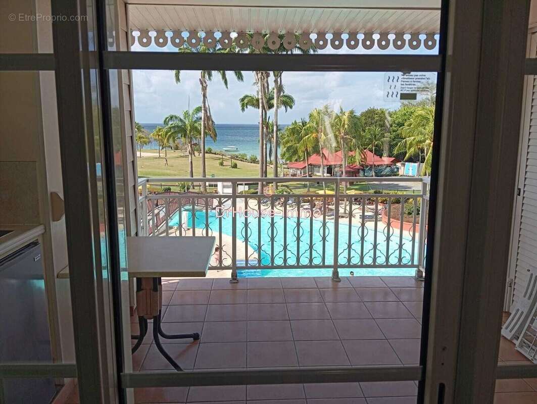 Appartement à SAINTE-LUCE
