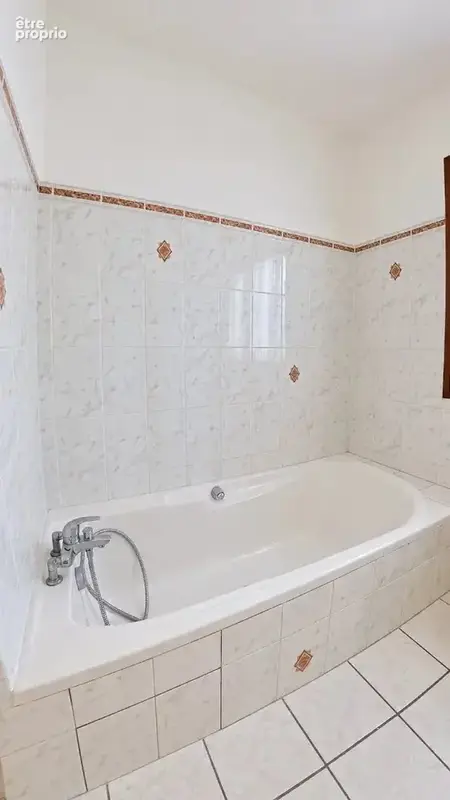 SAINT-CLÉMENT-DE-RIVIÈRE - Élégante villa familiale de 216 m² sur plus de 2 000 m² de terrain avec piscine - photo 10