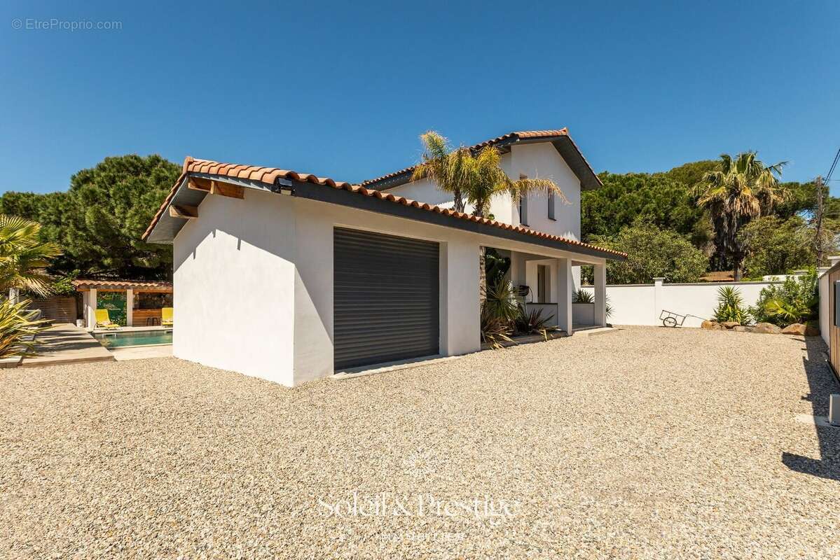 LE GRAU D'AGDE- Villa avec piscine - photo 4