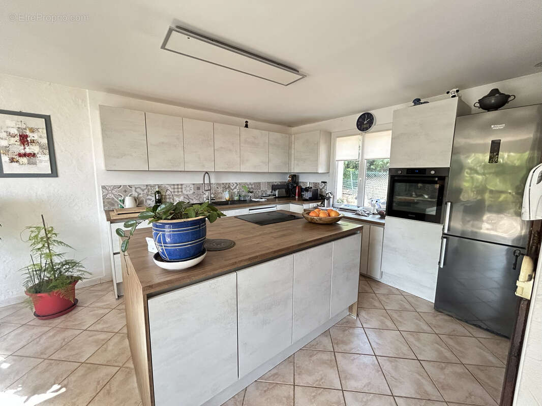 Autre à ROQUEBRUNE-SUR-ARGENS