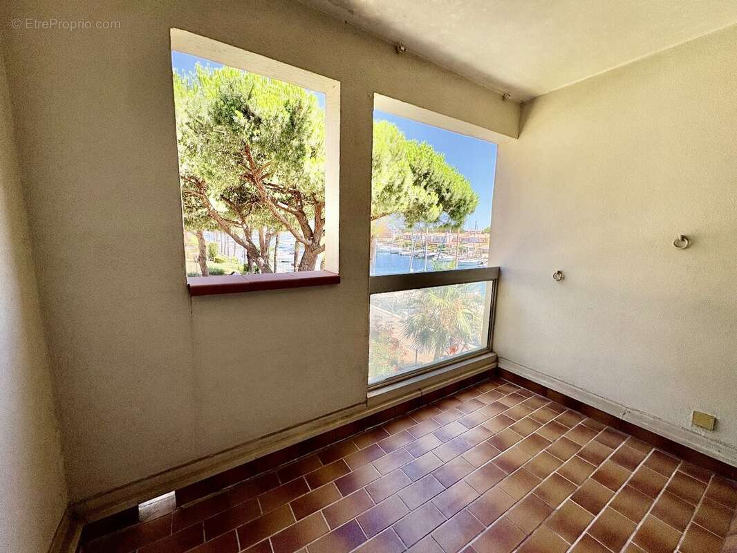 LE CAP D'AGDE - PORT - Studio dans résidence avec piscine, vue Port - photo 12