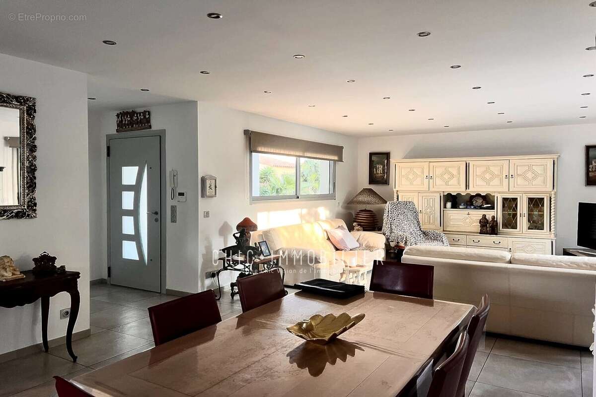 Maison à LATOUR-BAS-ELNE