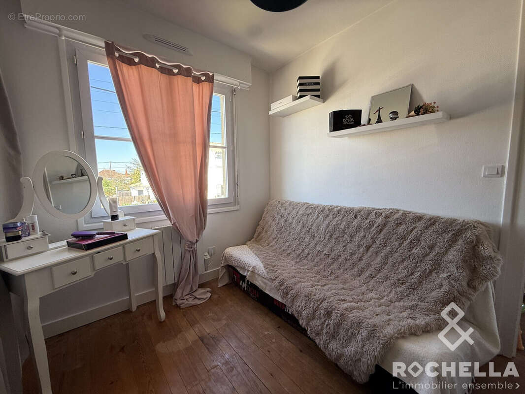 Maison 110 m² à La Rochelle  - photo 8