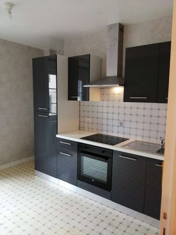 Appartement à SAINT-LEONARD-DE-NOBLAT