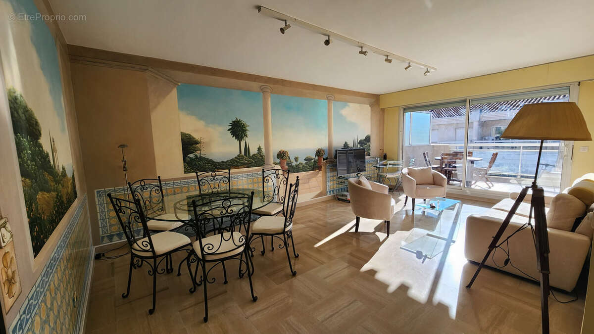 Appartement à CANNES