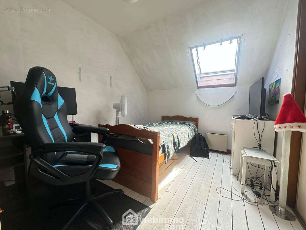 Voici la première chambre