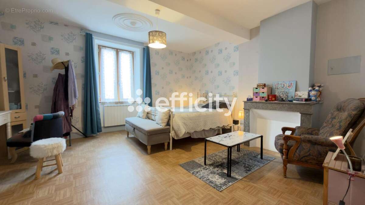 Maison à MORAS-EN-VALLOIRE