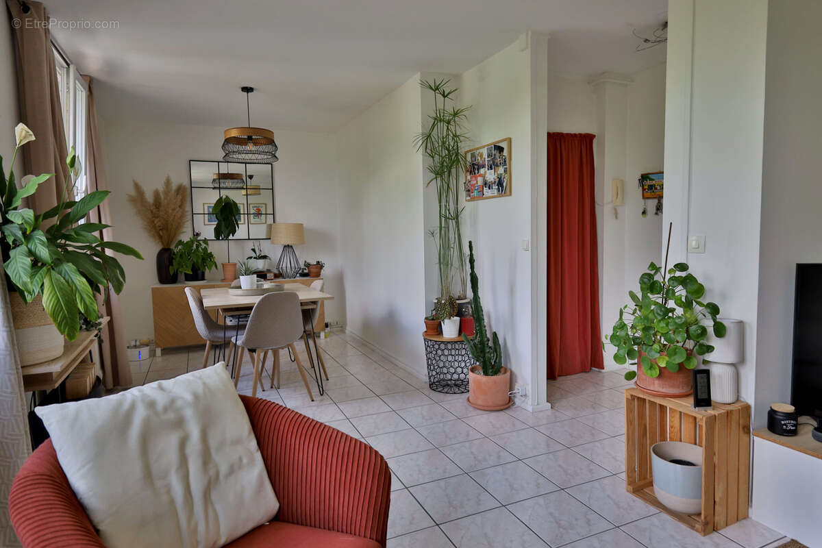 Appartement Type 3 - 65,5m2 habitables ( loi carrez) - Cave - photo 4