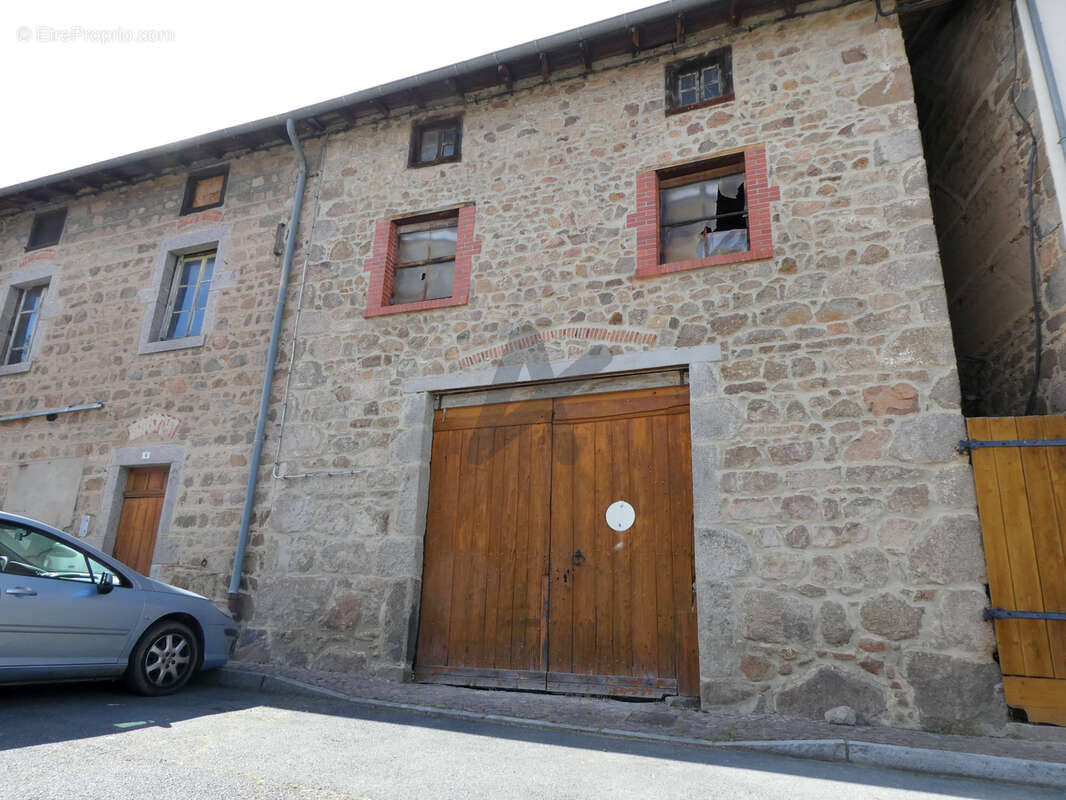 Maison à LONGESSAIGNE