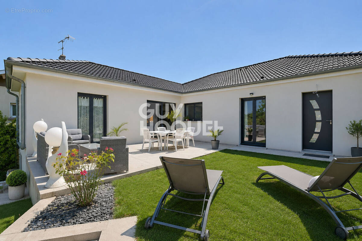 Maison à XEUILLEY