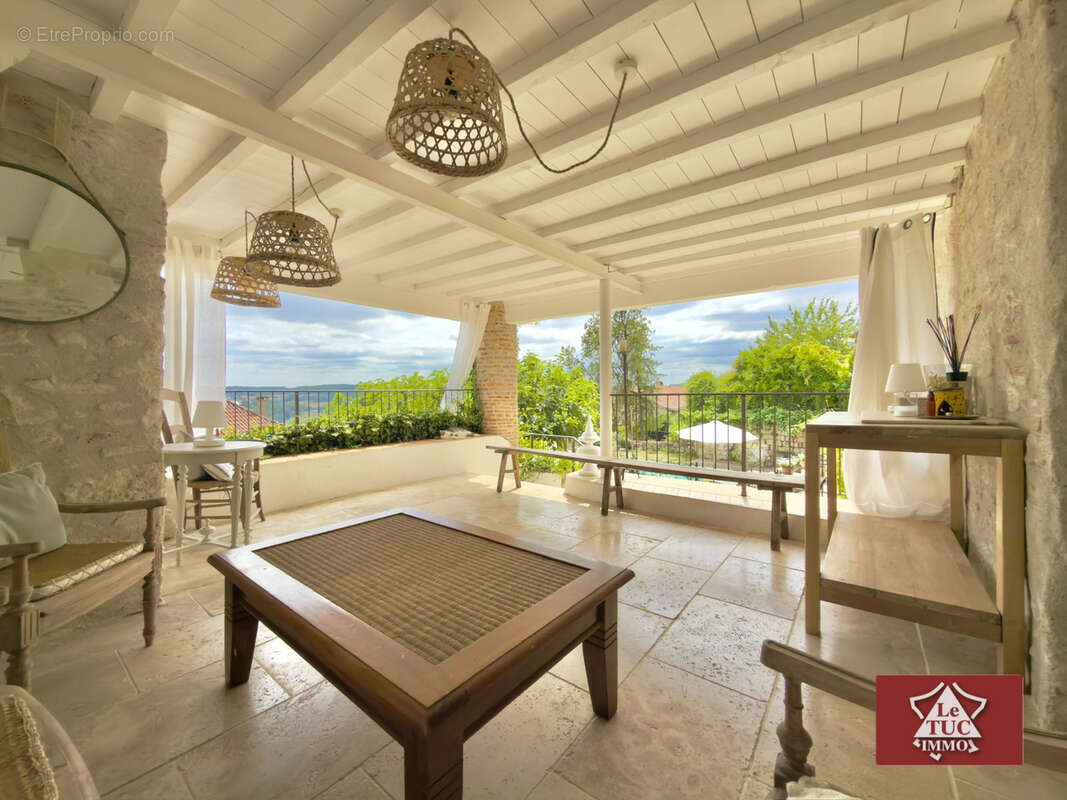 Maison de village tout confort avec piscine et jardin. - photo 3