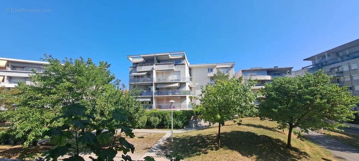 ECHIROLLES - T4 de 83 m2, poss de garage - photo 8