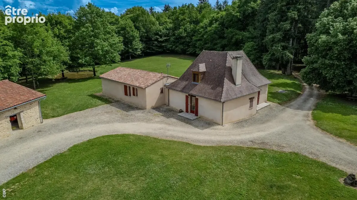 Domaine d'exception sur 100 hectares de forêt privée et bâtis en pierre. Vidéo sur demande - photo 12