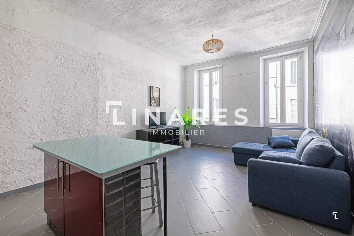 Appartement à MARSEILLE-3E