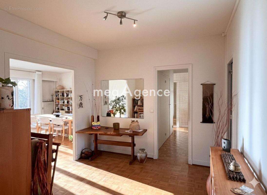 Appartement à SAINT-NOM-LA-BRETECHE