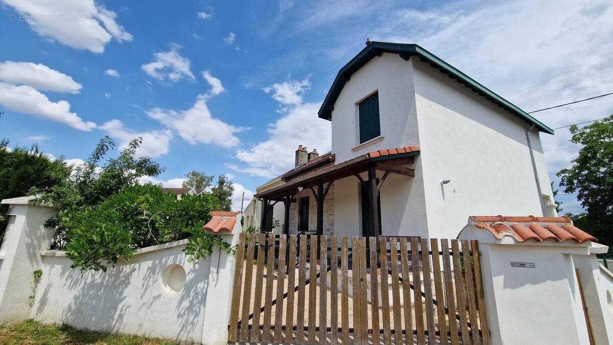 Photo 1 - Maison à MONTCEAU-LES-MINES