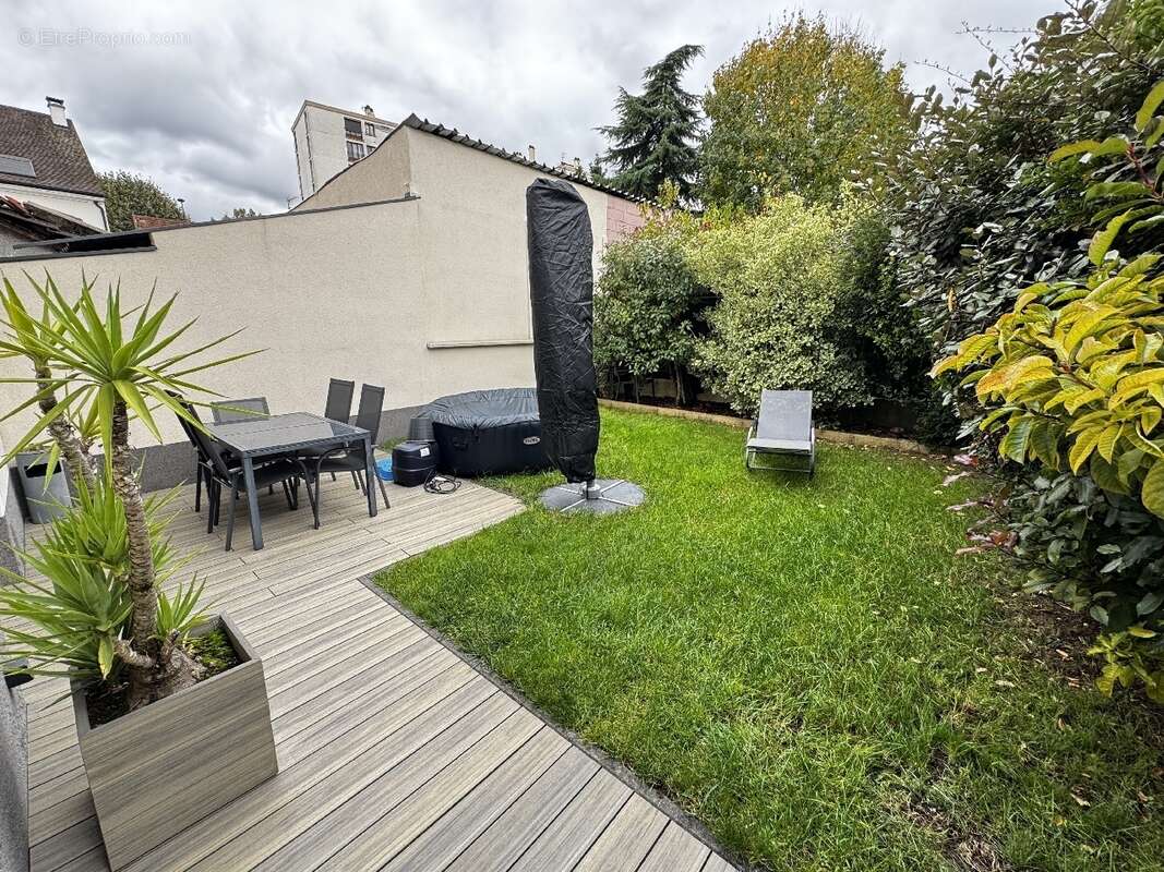 Maison à CHAMPIGNY-SUR-MARNE