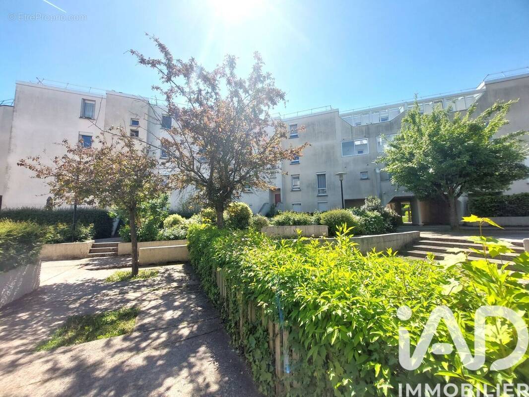 Photo 1 - Appartement à LOGNES