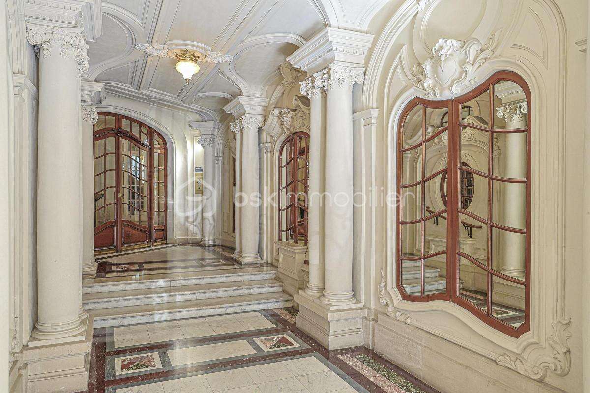Appartement à PARIS-17E