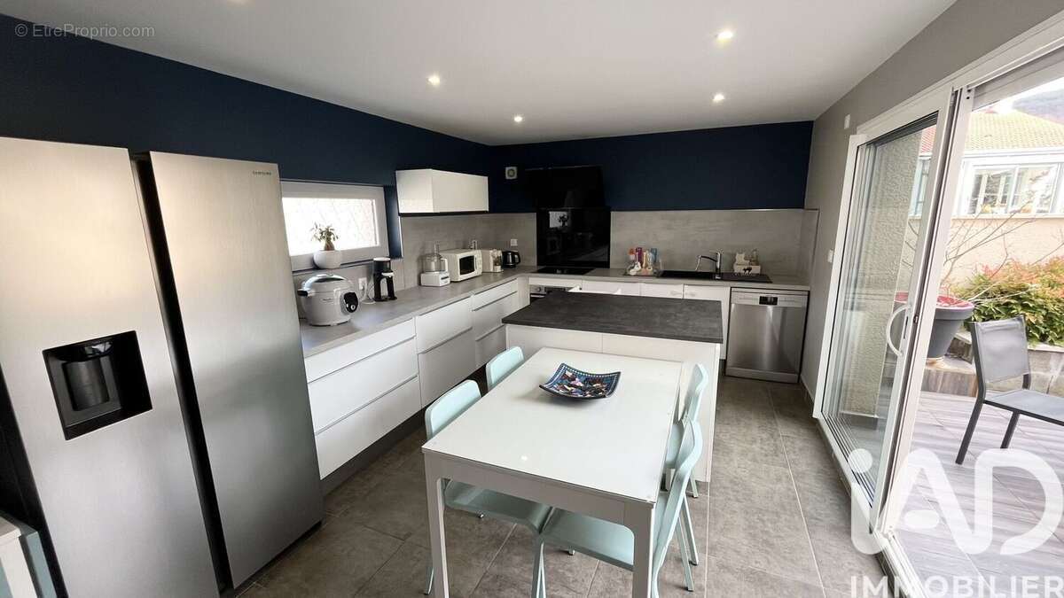 Photo 8 - Maison à LE CHAMBON-FEUGEROLLES