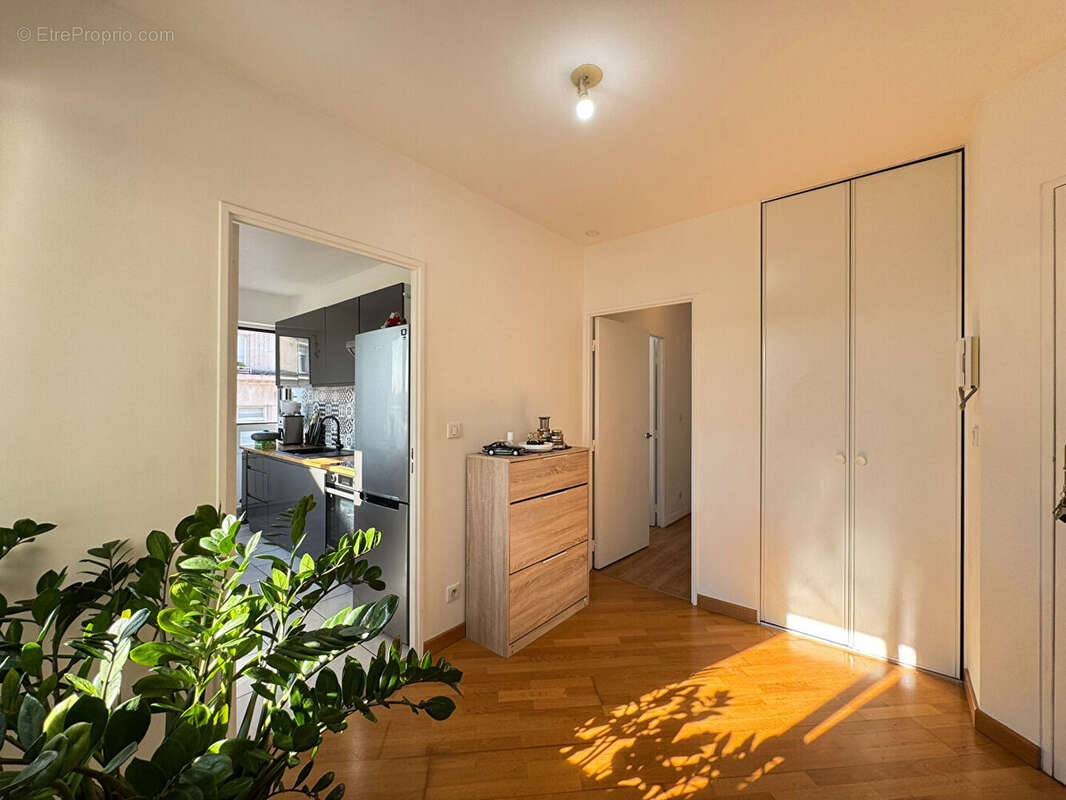 Appartement Reims 4 pièces 85.4 m2 - Hypercentre proche Langlet - photo 3