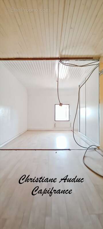 5 minutes de Génelard, au calme, maison en pierre, de plain-pied, rénovée en 2025, de 118.50 m², 135 m² de grenier aménageable,  - photo 24