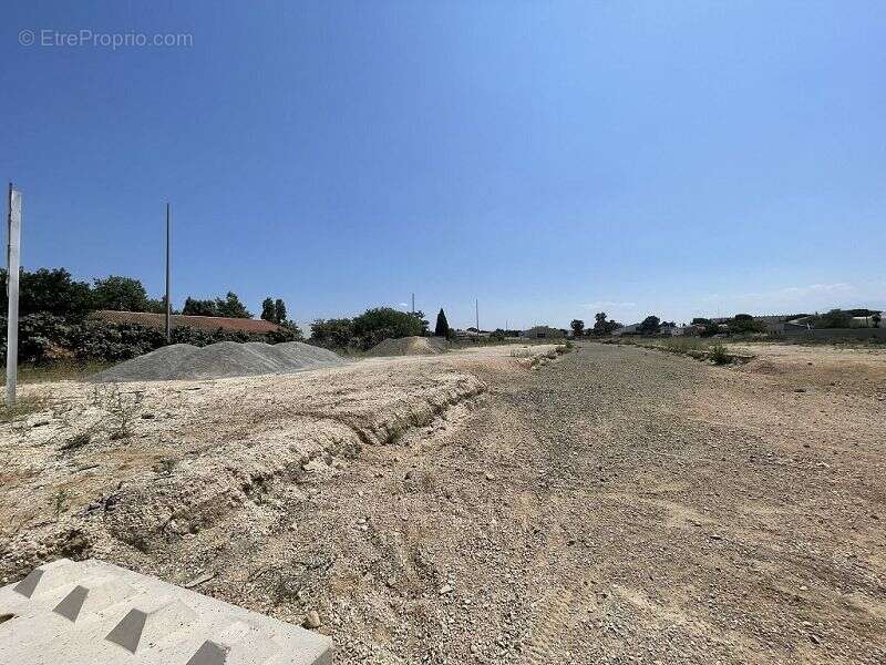 Terrain à PIA