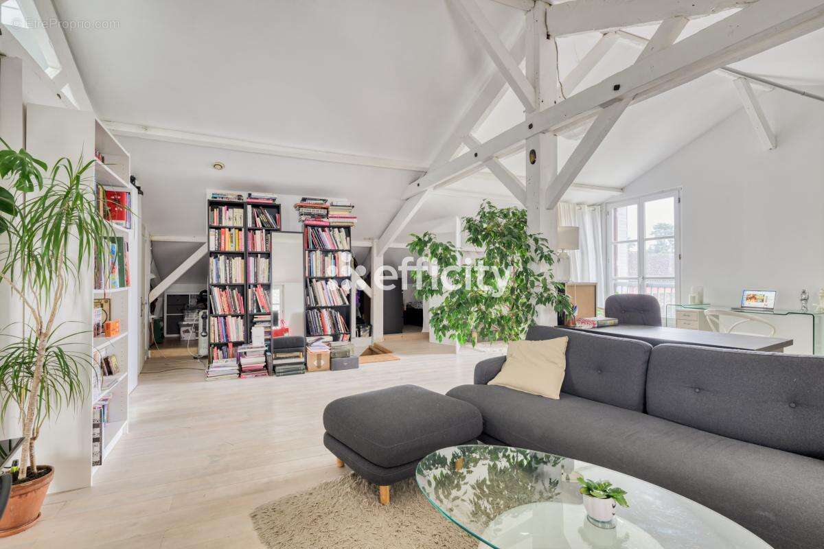 Appartement à COMBS-LA-VILLE