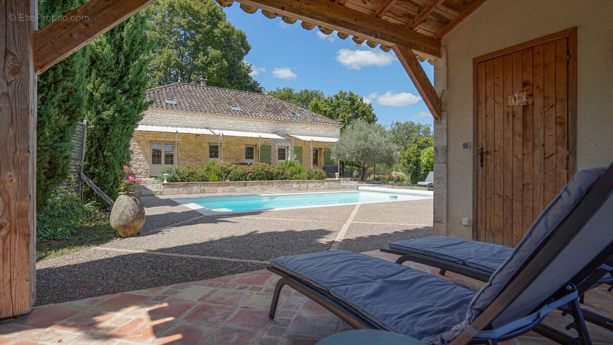 Maison à MONTCUQ