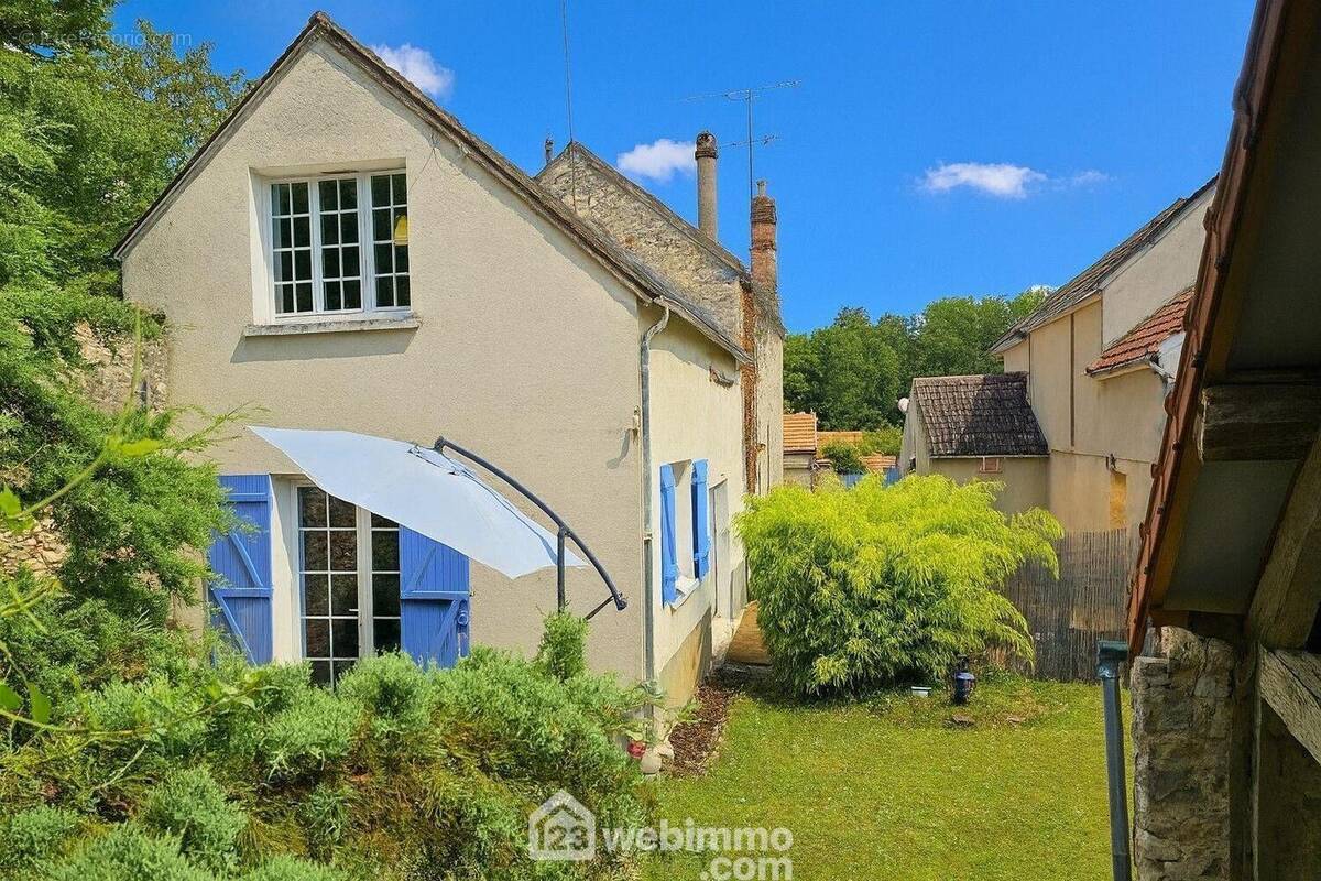 Venez visiter cette belle maison entretenue de 111 m². - Maison à GIRONVILLE-SUR-ESSONNE