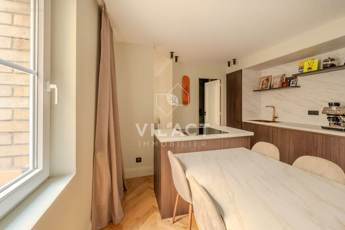 Appartement à PARIS-20E