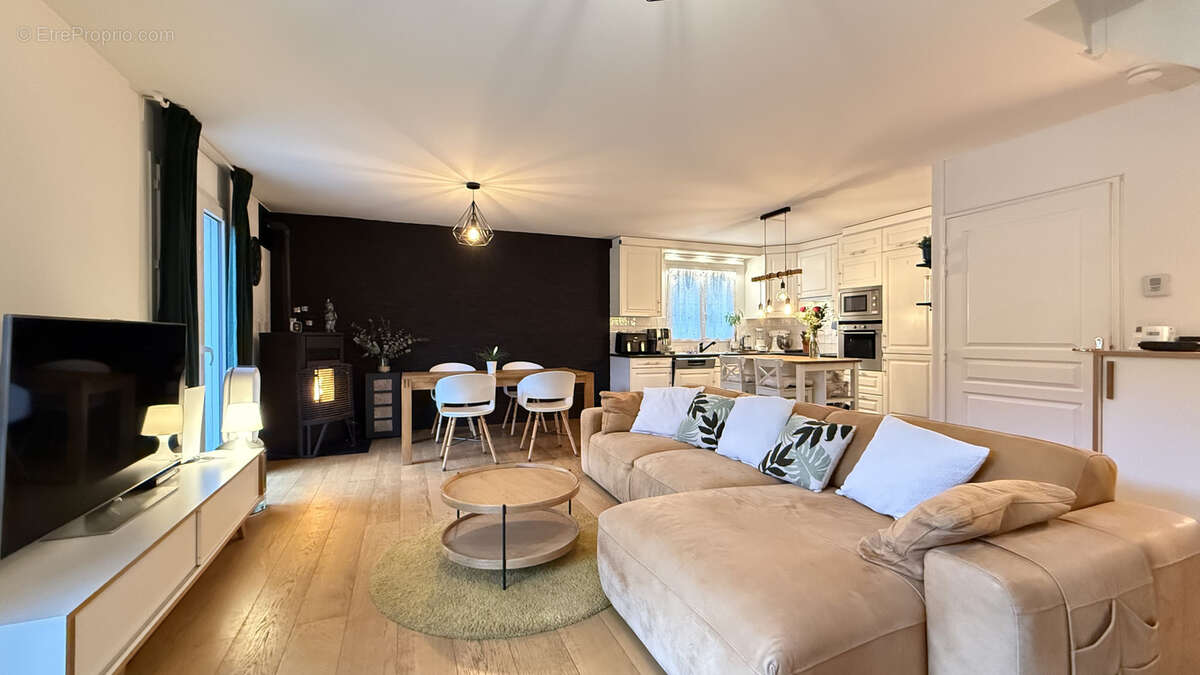 Maison à PREVESSIN-MOENS