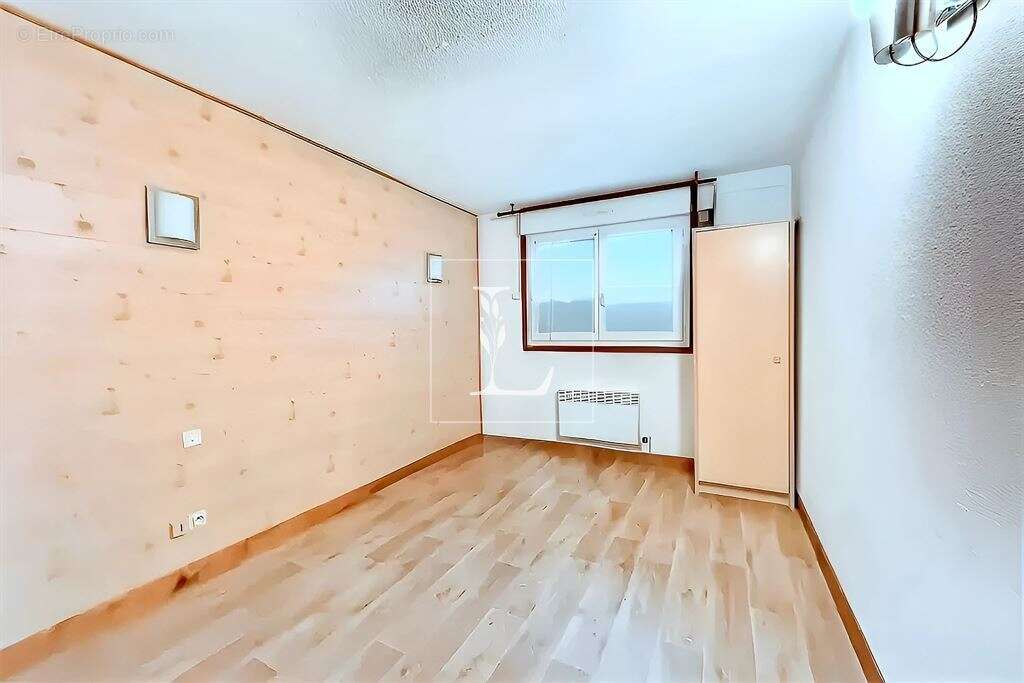 Commerce à GOUAUX-DE-LARBOUST