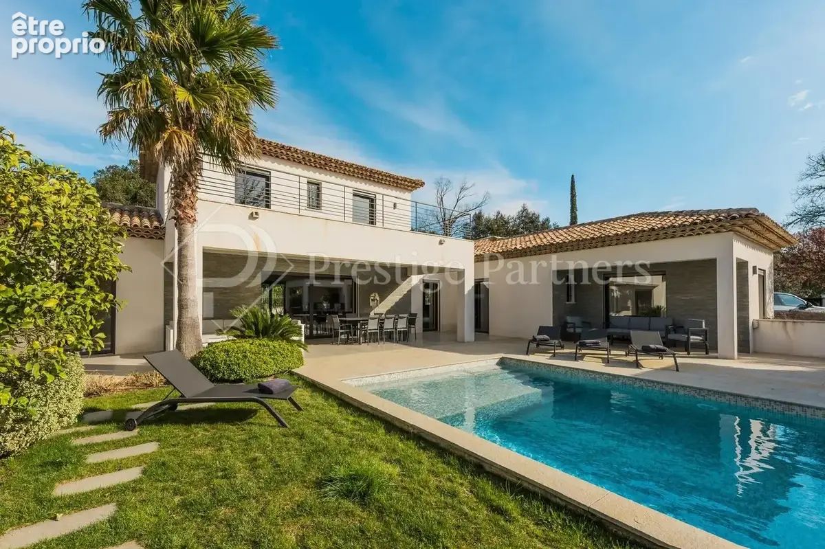 Villa d’exception avec piscine, espace bien-être et jardin paysager   Le Plan-de-la-Tour - photo 2