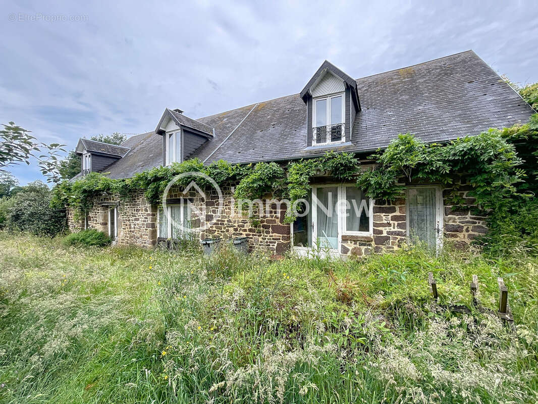 Maison à SAINT-JEAN-DES-CHAMPS