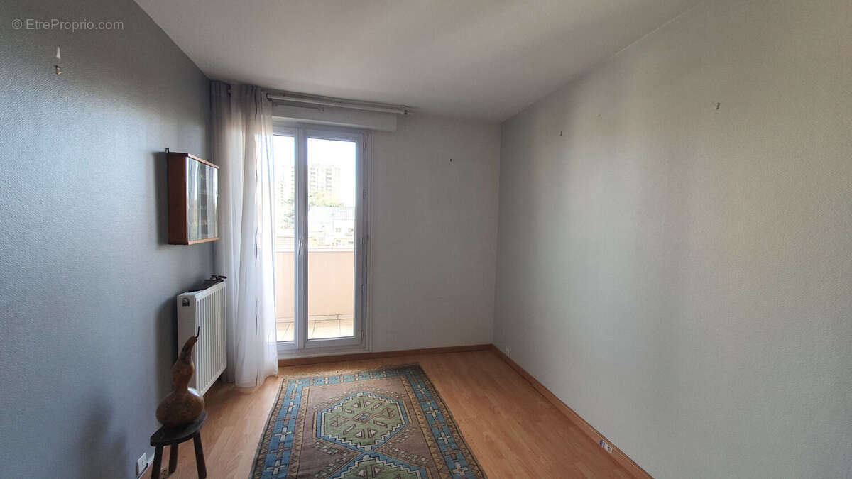 Appartement à L&#039;HAY-LES-ROSES