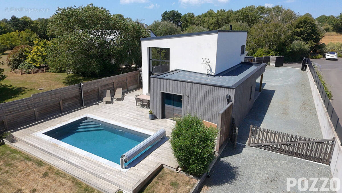 Maison à MONTMARTIN-SUR-MER
