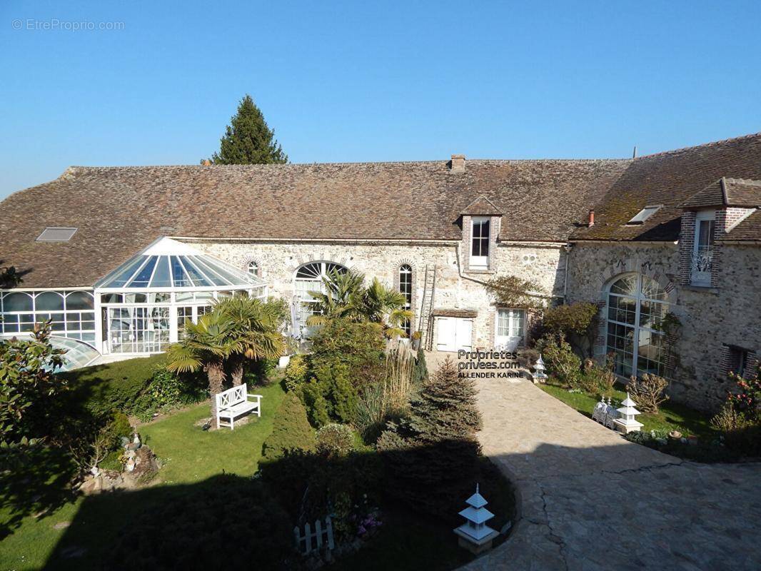 Maison à BAZOCHES-SUR-LE-BETZ