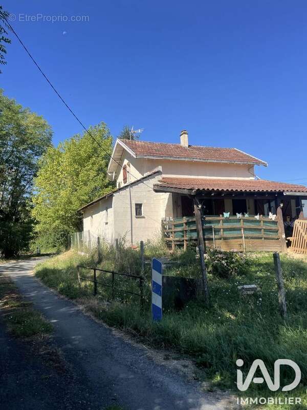 Maison 94 m² à Espiet  - photo 6