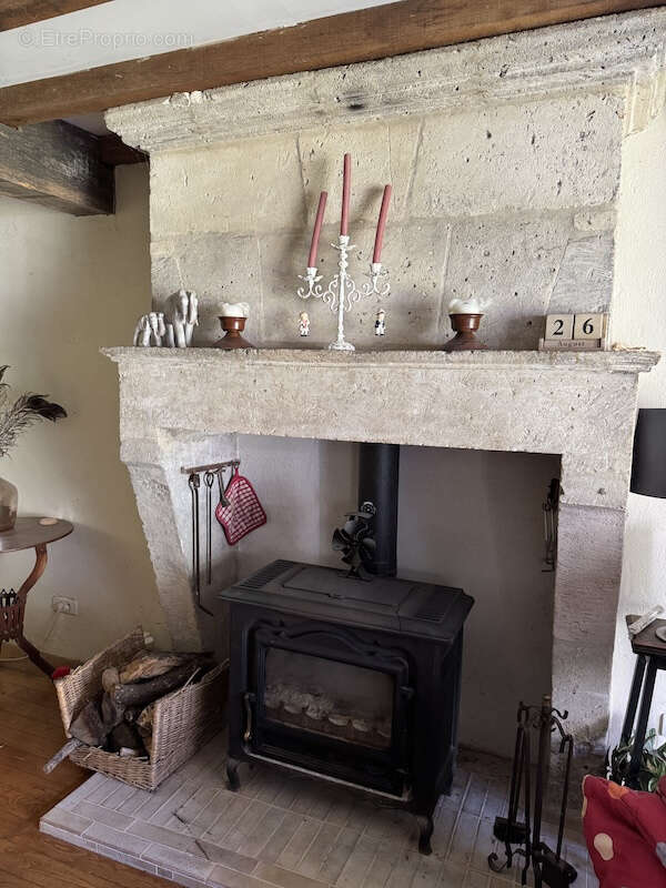 Maison à CHAMPAGNE-ET-FONTAINE