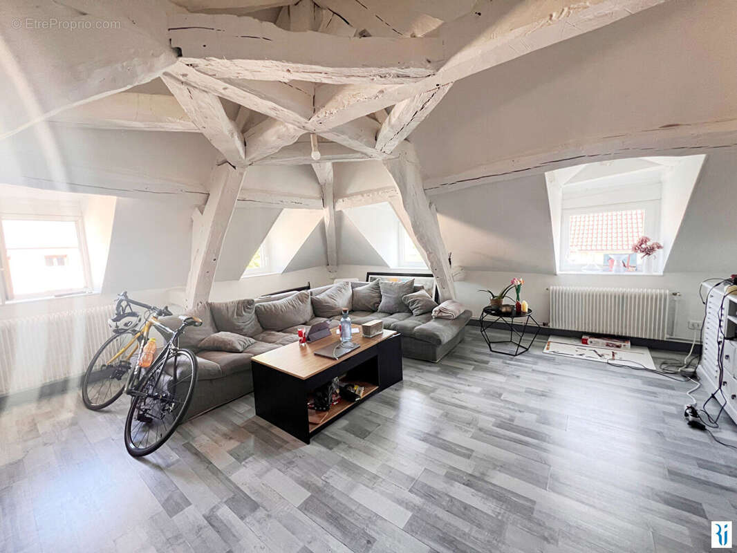 Appartement à DEVILLE-LES-ROUEN