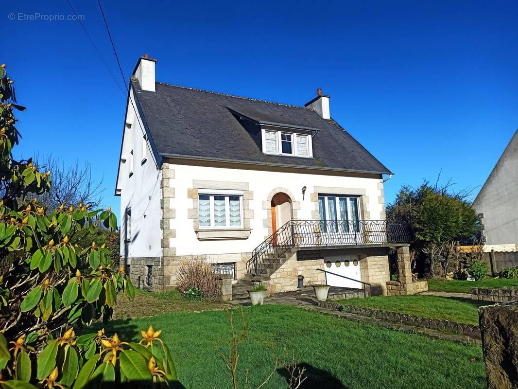 Maison à SAINT-SAMSON-SUR-RANCE
