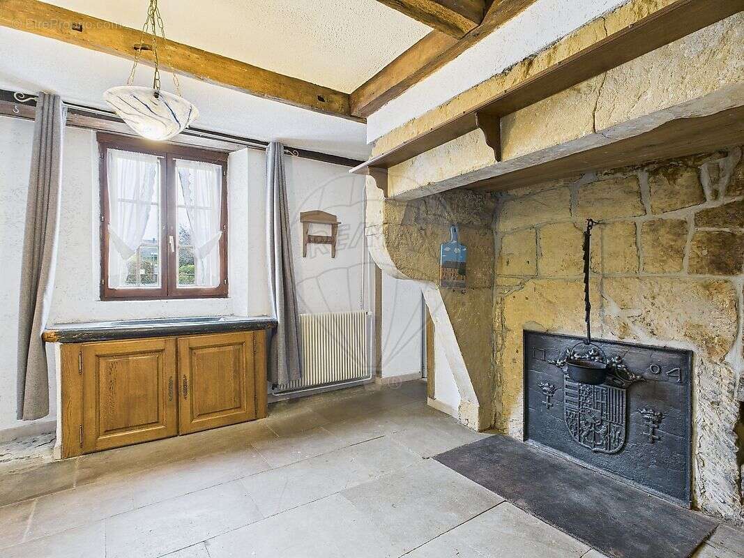 Maison à COSNES-ET-ROMAIN