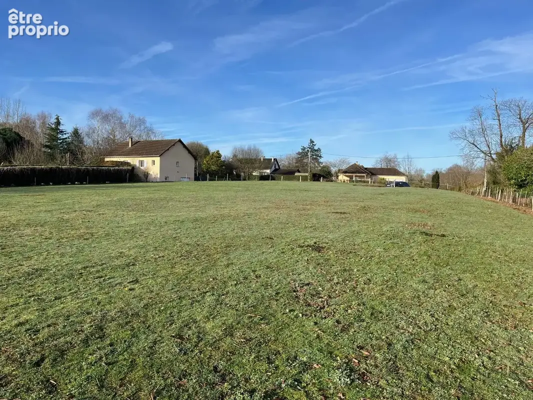 Terrain à SAINT-YRIEIX-LA-PERCHE