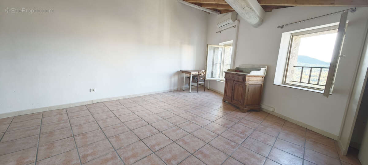 Maison à BAGNOLS-EN-FORET